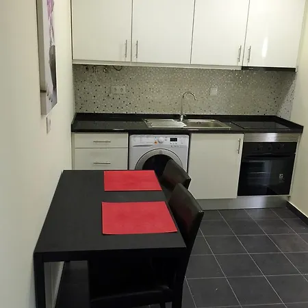 Queen Apartment *