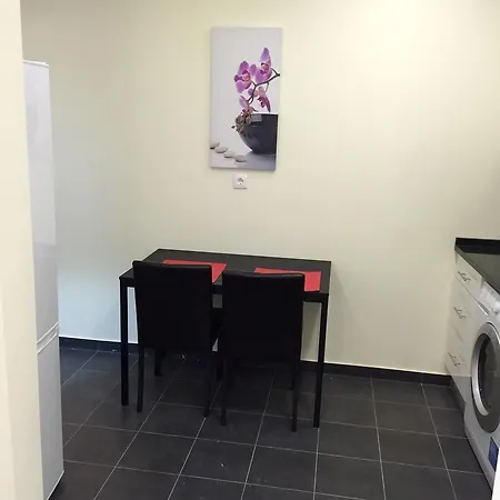 Apartment Queen *